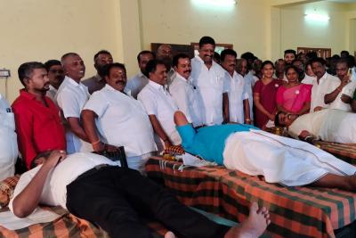 edappadi-palaniswami-s-birthday-blood-donation-camp-in-kadayanallur