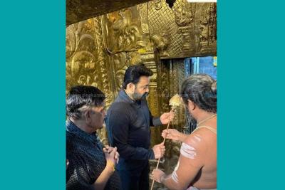 Success-of-the-film-Mohanlal-offers-a-golden-vel-to-the-Sengottai-Murugan-temple