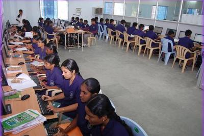 students-interested-in-studying-ai-technology