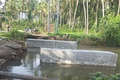 Kanyakumari-People-of-Arumanallur-are-suffering-without-a-temporary-bridge