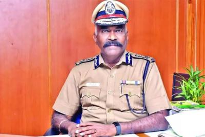 two-murders-prevented-in-nellai-cash-reward-for-adgp-david-devasirwatham-police