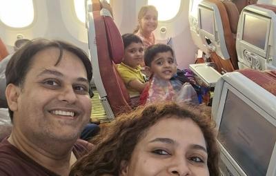 ahmedabad-family-last-selfie-in-air-india-plane