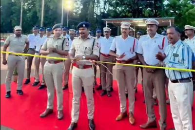 approach-the-public-with-respect-and-enforce-traffic-rules