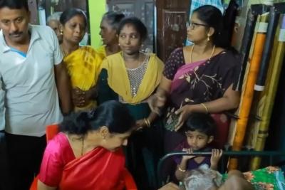 kanimozhi-mp-meets-sick-dmk-memper