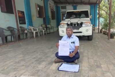 tirunelveli-assistant-headmaster-of-mookarakaraipatti-school-stages-dharna-protest-against-chief-education-officer