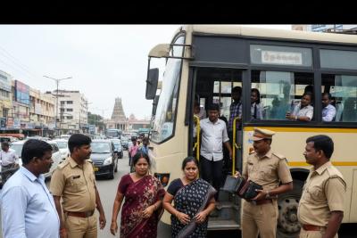 nellai-2-pickpocket-women-from-thoothukudi-arrested-from-passengers-in-government-bus