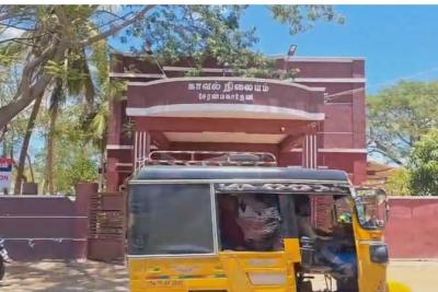 rowdy-saravanan-attack-workers-petrol-bunk-in-cheranmahadevi