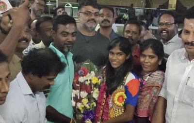 edwina-jason-who-won-silver-at-the-asian-youth-athletics-championships-receives-warm-welcome-in-nellai