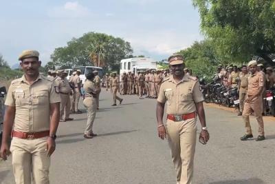 buses-not-stopping-manjankulam-people-protest-announcement-police-deployed