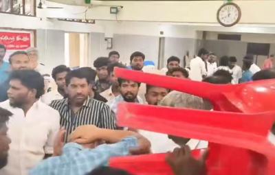 violence-at-arapor-movement-s-meeting-in-tirunelveli