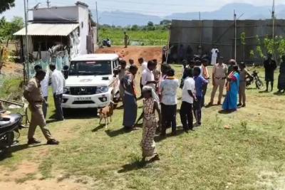 new-tasmac-store-opens-near-ambai-police-arrest-women-protesters