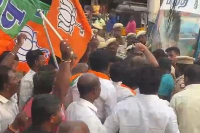 nellai-government-shopping-complex-in-kavalkinaru-named-kaalaignar-bjp-protests