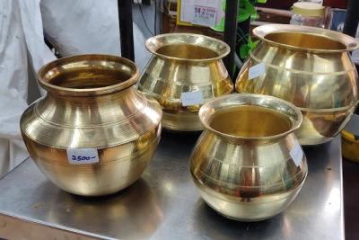 sales-of-brass-pot-assortment-items-are-booming-in-nellai
