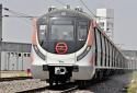 A women jumped and committed suicide in Delhi metro train