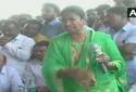 Siddaramaiah-loses-cool-at-woman-during-public-meeting