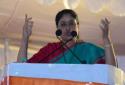 PM-Modi-looks-like-a-terrorist--congress-star-Vijayashanthi-attacks