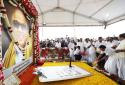 dmk-leader-stalin-pays-homage-in-karunanidhi-memorial-on-first-anniversary