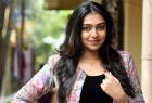 actress-lakshmi-menon-fell-down-while-dance-practice