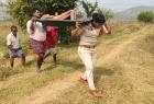 female-police-officer-carrying-unidentified-body-on-shoulder-a-wonderful-movement-in-andhra-pradesh