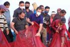 rahul-gandhi-shares-experience-with-fishermen-in-sea