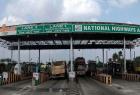 vazhappadi-tollgate-employees-strike-free-passing-vehicles