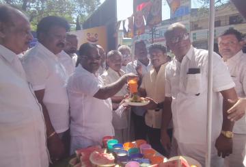 DMK-holds-water-and-butter-stall-in-Kulachichal