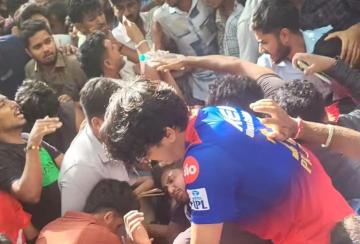8-killed-in-stampede-at-RCB-team-felicitation-ceremony
