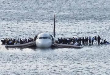 The-story-of-Flight-and-Captain-Sully-s-life-saving-Hudson-water-landing