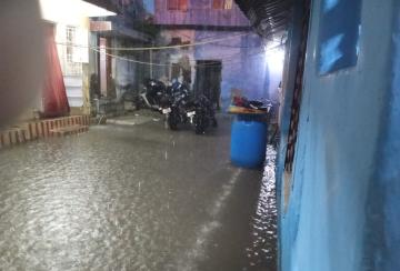 water-stagnation-in-thachanallur-1st-ward-due-to-heavy-rain-in-nellai