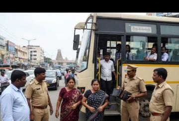 nellai-2-pickpocket-women-from-thoothukudi-arrested-from-passengers-in-government-bus