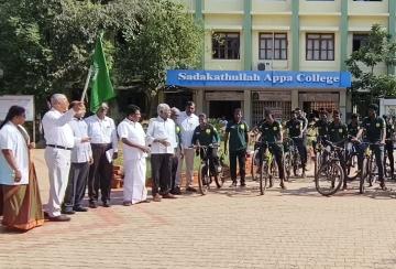 World-Mental-Health-Day-Awareness-cycle-ride-from-Tirunelveli-Sadakatulla-College-to-Thoothukudi