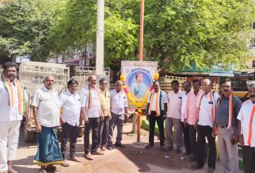 Congress-pays-tribute-to-Indira-Gandhi-s-portrait-in-tisaiyanvilai