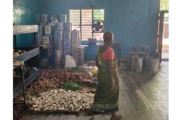 rotting-vegetables-in-the-kitchen-of-a-private-college-in-nellai-officials-fainted-due-to-the-stench