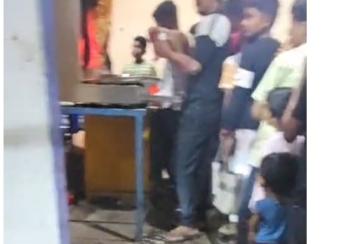 crowds-throng-for-rs-20-shawarma-sewage-stream-in-tirunelveli