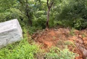 Bus-transport-to-Manjolai-has-been-cut-off-for-3-days