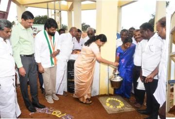 kanimozhi-mp-inaugurated-the-newly-constructed-overhead-water-tank-in-sivakalai-panchayat