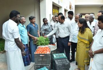 bus-transport-facilities-for-people-to-travel-to-the-new-freight-terminal-in-pettai