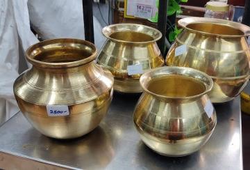 sales-of-brass-pot-assortment-items-are-booming-in-nellai