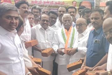 A-shelter-for-the-V-O-C-statue-in-Palayamkottai-at-a-cost-of-Rs-13-lakhs